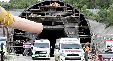 Tayland'da tüneldeki göçükte mahsur kalan işçilerin cansız bedenine günler sonra ulaşıldı