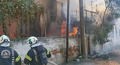 Tek katlı müstakil evde çıkan yangın paniğe neden oldu