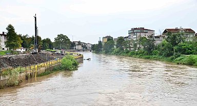 Terme Çayı taşma noktasına geldi