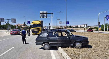 Tırla çarpışan otomobil yaklaşık 50 metre sürüklendi