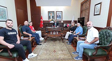 Türkiye 3'üncüsü boksör Vali Aksoy'u ziyaret etti