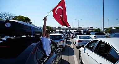 Ülkeden ayrılan gurbetçi gözyaşları döktü