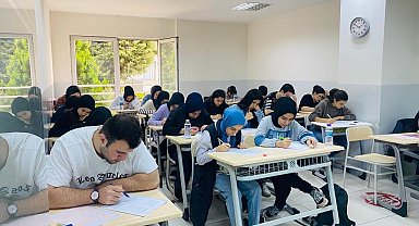 Ümraniye Belediyesi ile 280 öğrenci üniversiteli oldu