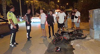 Uygulamadan kaçıp ters yola girdi, sivil polise ve yayaya çarptı:3 yaralı