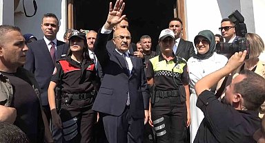 Vali Demirtaş yüzlerce kişiyle uğurlandı