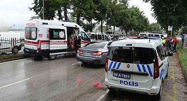 Yağmur nedeniyle kayganlaşan yolda zincirleme trafik kazası: 2 yaralı