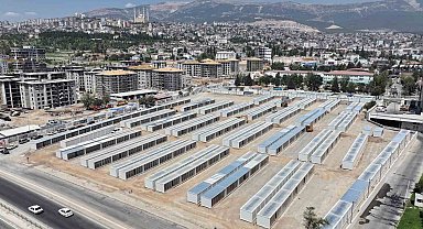 Yeni geçici çarşının kurulumu hızla sürüyor