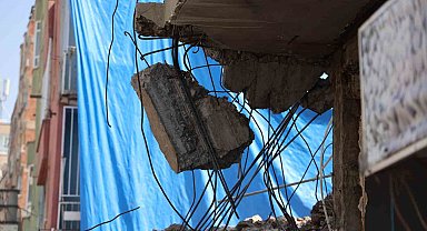 Yıkım kararı verilen binalardan 60-100 ton yerine 4 ila 10 ton demir çıktı