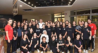 Yıldırım Gençlik Merkezi mezunlarını verdi