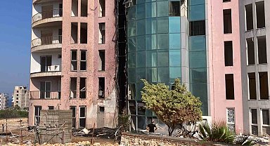 Yıllardır bitmeyen 20 katlı otel inşaatında yangın