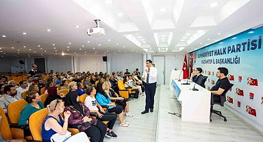 Yılmaz, Şehitkamil'i karış karış geziyor