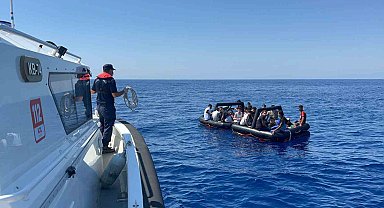 Yunanistan'ın geri ittiği 18 düzensiz göçmen kurtarıldı