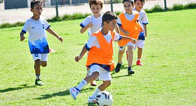 Yunusemre Belediyespor'da yaz futbol okulu sona erdi