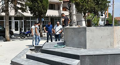 Yuvacık Semt Meydanı 2. etap çalışmaları devam ediyor