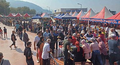 1. Çınarcık Hamsi Festivali'nde 3 ton balık ikram edildi