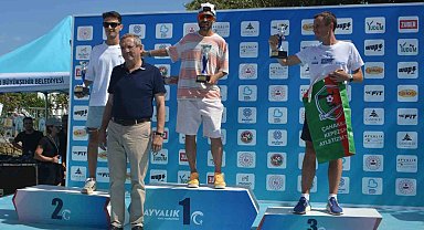 20 ülkenin sporcuları Ayvalık'taki yarı maratonda buluştu