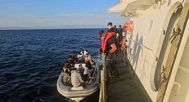 4 göçmen kaçakçısı yakalandı, 20 düzensiz göçmen kurtarıldı