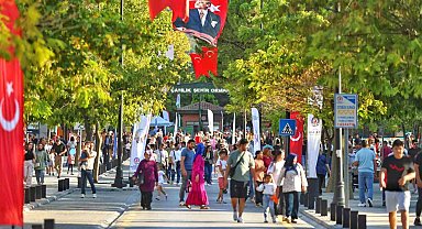 7'den 70'de onbinlerce Denizlili hareketi seçti