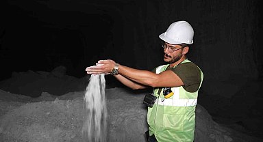 800 yıllık madenden, günlük 500 ton tuz çıkartılıyor