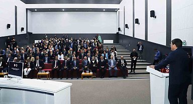 Adalet Bakanı Yılmaz Tunç, Atatürk Üniversitesinde akademisyenlerle buluştu