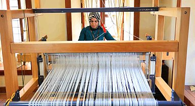 Adana Olgunlaşma Enstitüsü Dokuma Atölyesi'nde unutulmaya yüz tutmuş dokuma kültürü canlandırılıyor