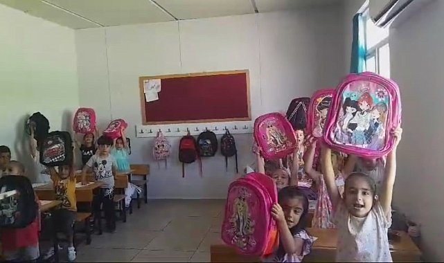Adıyaman'daki 250 depremzede öğrenciye kırtasiye yardımı