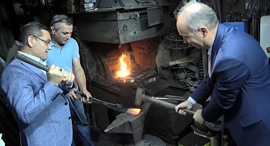 AK Parti ve CHP il başkanları birlikte demir dövdü