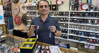 Akıllı saatlere rağmen klasik saatlerin zamansız çekiciliği sürüyor