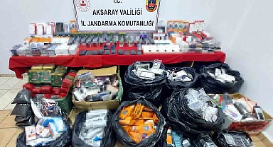 Aksaray'da kaçak telefon ve aksesuar operasyonu