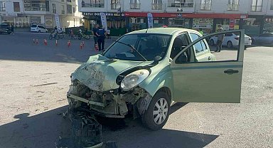 Aksaray'da kamyon ile otomobil çarpıştı: 2 yaralı