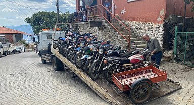 Alaşehir'de 14 tescilsiz motosiklet ele geçirildi
