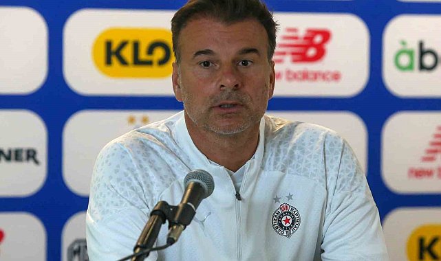 Aleksandar Stanojevic, taraftarın saldırısına uğradı