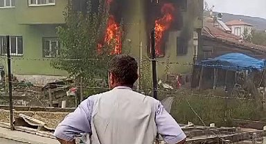 Alevler pencerelerden taştı, mahallede panik yaşandı