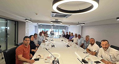 Aliağa'da mahalle muhtarları sorunların çözümü için çalışmalarını sürdürüyor