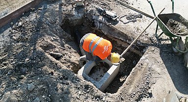 Altyapısı yenilenen Arifiye Zübeyde Hanım Caddesi'nde üstyapı çalışmaları başladı