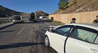 Amasya'da otomobil kamyona çarptı: 2 yaralı
