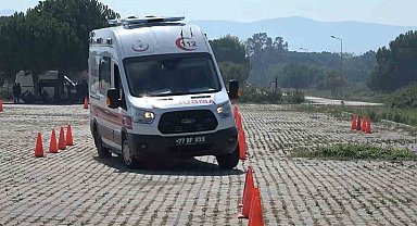 Ambulans şoförlerinin zorlu eğitimi