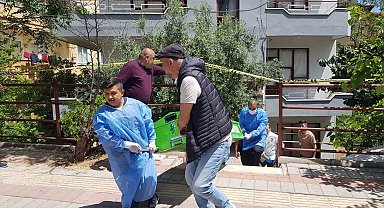 Annesini öldürüp elbise dolabında saklayan oğlunun davasından karar çıkmadı