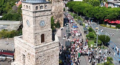 Antalya caddeleri Yörük Göçü'yle şenlendi