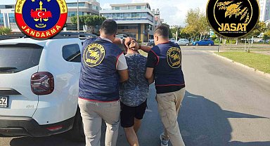 Antalya'da 100 suç kaydıyla 33 yıl 9 ay hapis cezası bulunan şahıs yakalandı