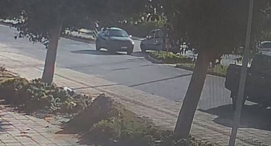 Antalya'da 2 kişinin yaralandığı kaza güvenlik kamerasında