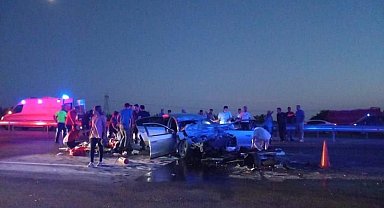 Antalya'da feci kaza: 3 ölü, 3 yaralı