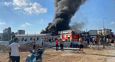 Antalya'da işçilerin kaldığı konteynerlerde yangın
