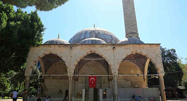 Antalya'da tarihi cami madde bağımlılarının mekanı oldu
