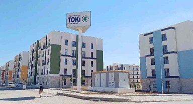 Arabanlı depremzedeler kalıcı konutlara yerleşmeye başladı