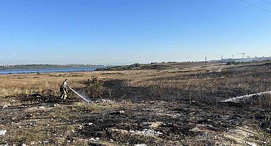 Avcılar'da otluk alandaki yangın güvercin kulübesine sıçramadan söndürüldü