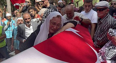 Ayşenur'a son kez dokundular göz yaşları sel oldu