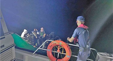 Ayvalık'ta 33'ü çocuk 44 göçmen Sahil Güvenlik'ten kaçamadı