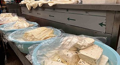 Babasından devraldığı mesleği oğlu ile birlikte sürdürüyor