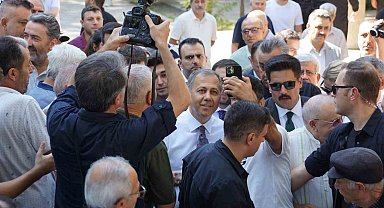 Bakan Yerlikaya'ya Aydın'da vatandaşlardan yoğun ilgi